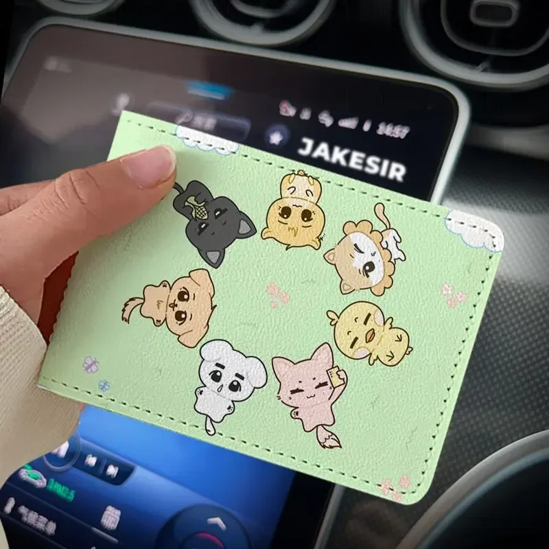 غطاء رخصة قيادة أنيمي لطيف من  - مراجعة Anime Merchandise Licensing وسعره