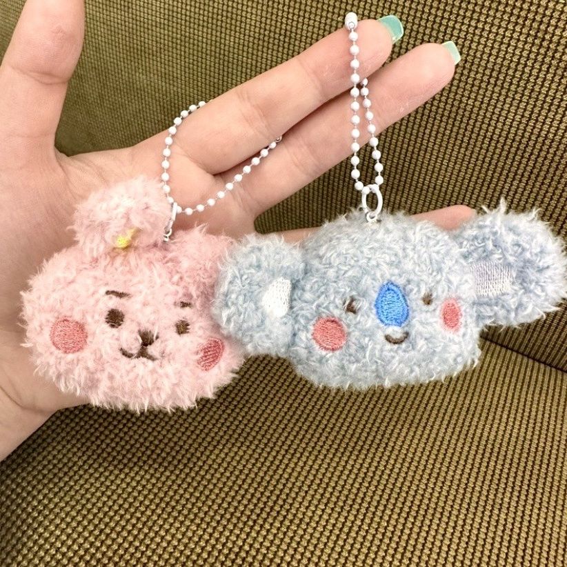 سلسلة مفاتيح دمية قطيفة لطيفة  - مراجعة Anime Merchandise Keychains وسعره