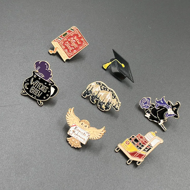 دبوس زينة جديد مستوحى من الأفل - مراجعة Anime Kingdom Merchandise وسعره