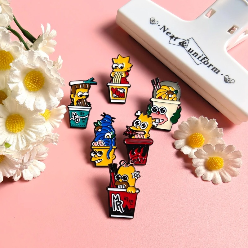 مجموعة من 6 قطع من شارات سيمبس - مراجعة Enamel Pin Set وسعره
