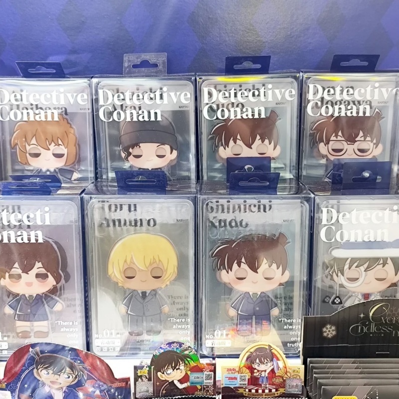 كيو أو رسمية: حامل أكريليك متح - مراجعة Anime Merchandise Licensing وسعره